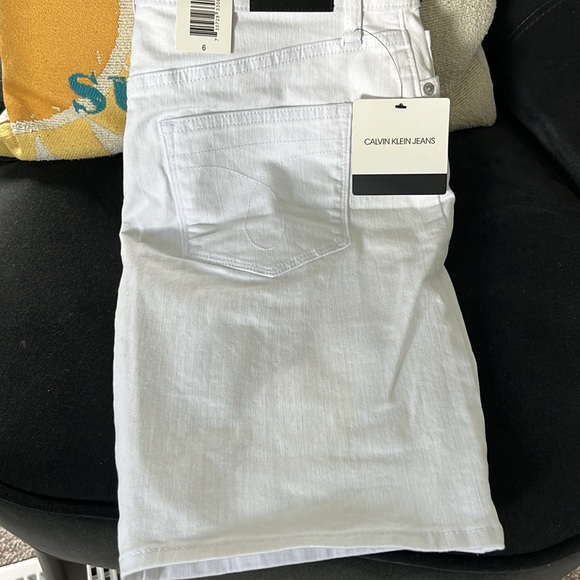 Calvin Klein White Denim Mini - Picture 2 of 3